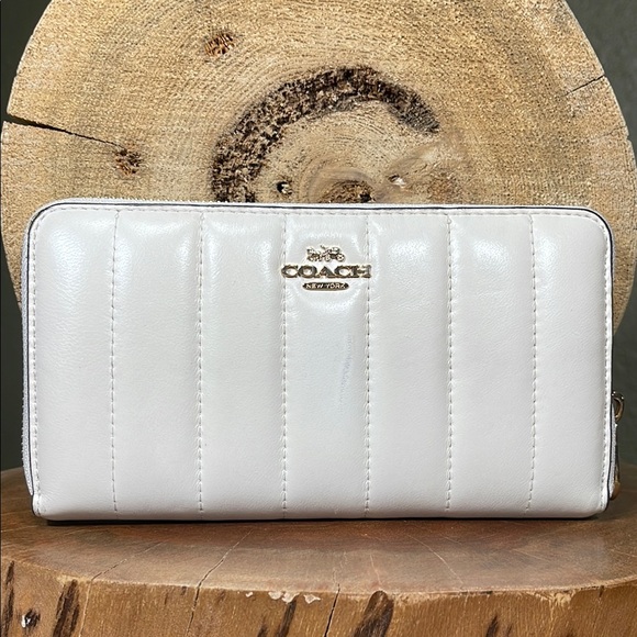 Coach Long Zip Around Wallet With Quilting - Picture 1 of 16